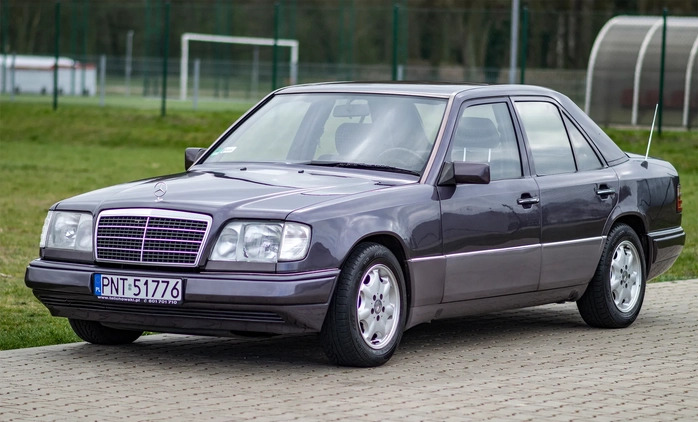 Mercedes-Benz Klasa E cena 18500 przebieg: 157000, rok produkcji 1993 z Zbąszyń małe 232